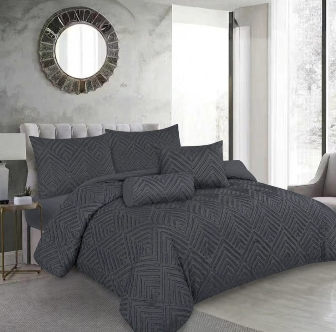 7 Piece King Size Bed in a Bag Bedding Set – Suitable for King & Double Beds – Comforter, Fitted Sheet, Cushions & Neck Roll